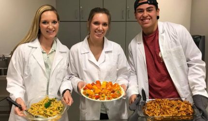 students in food lab 